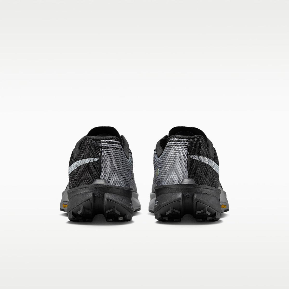 Nike Kiger 10 Men product view 6 — Schwarz/Weiß/Cool Grey/Weiß