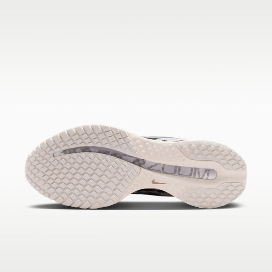 Nike Pegasus Premium SE Women product view 2 — Phantom/Anthracite/Metallic Silver/Pencil Point