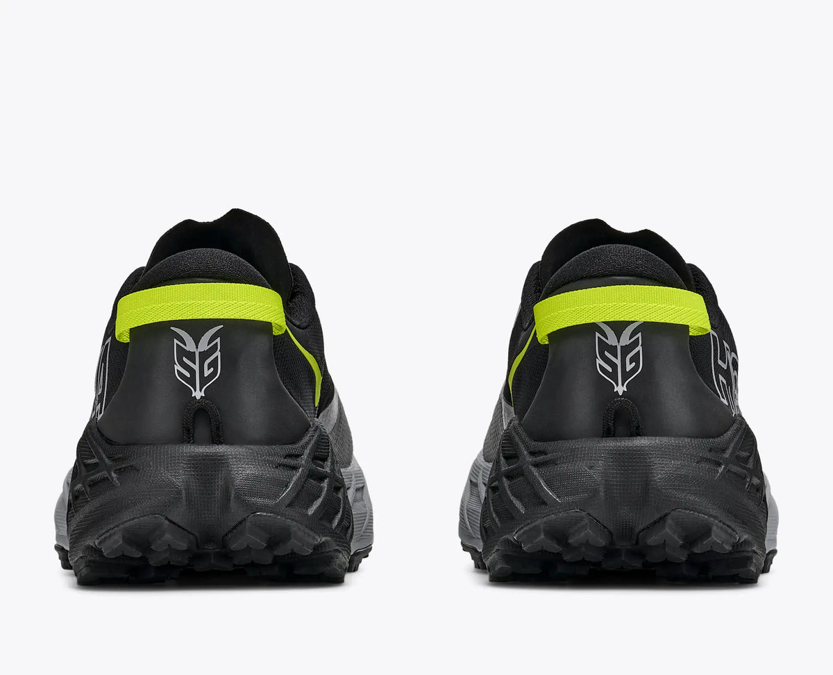 HOKA Speedgoat 7 Men product view 3 — Silver