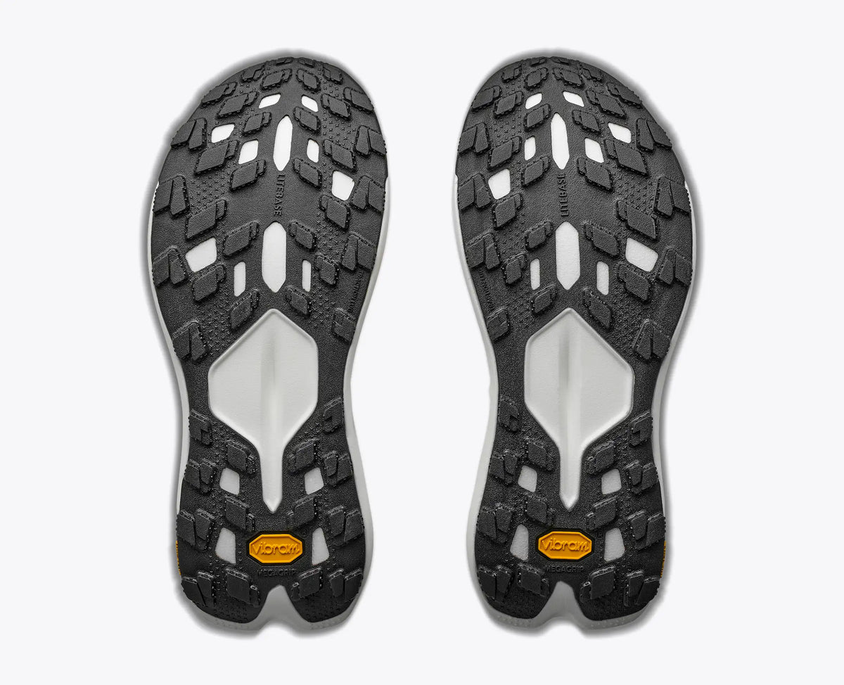 HOKA Tecton X 4