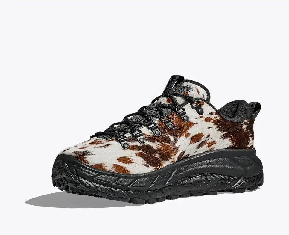 HOKA Tor Summit + Unisex product view 3 — Pirate Black / Pirate Black