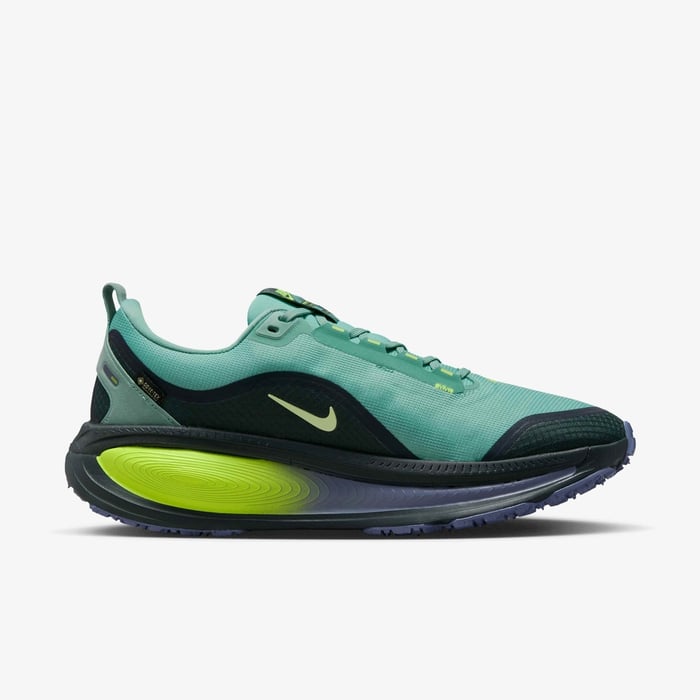 Nike Vomero 18 GORE-TEX Men product view 3 — Seaweed/Cannon/Volt/Barely Volt