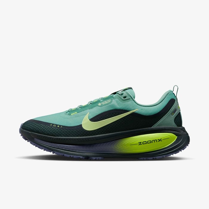 Nike Vomero 18 GORE-TEX Men product view 1 — Seaweed/Cannon/Volt/Barely Volt