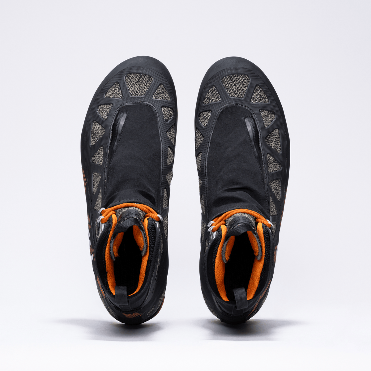 AKU Croda DFS EVO GTX - Official View 4 - Black-Orange
