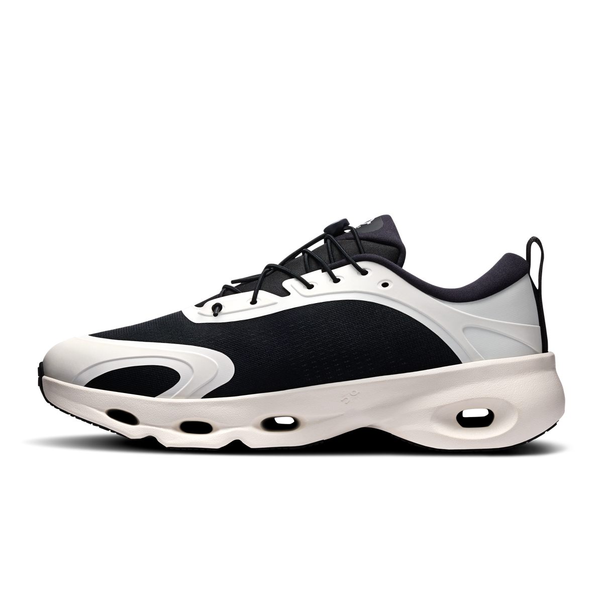 On Cloudsolo LOEWE Men product view 4 — Black | Eggshell