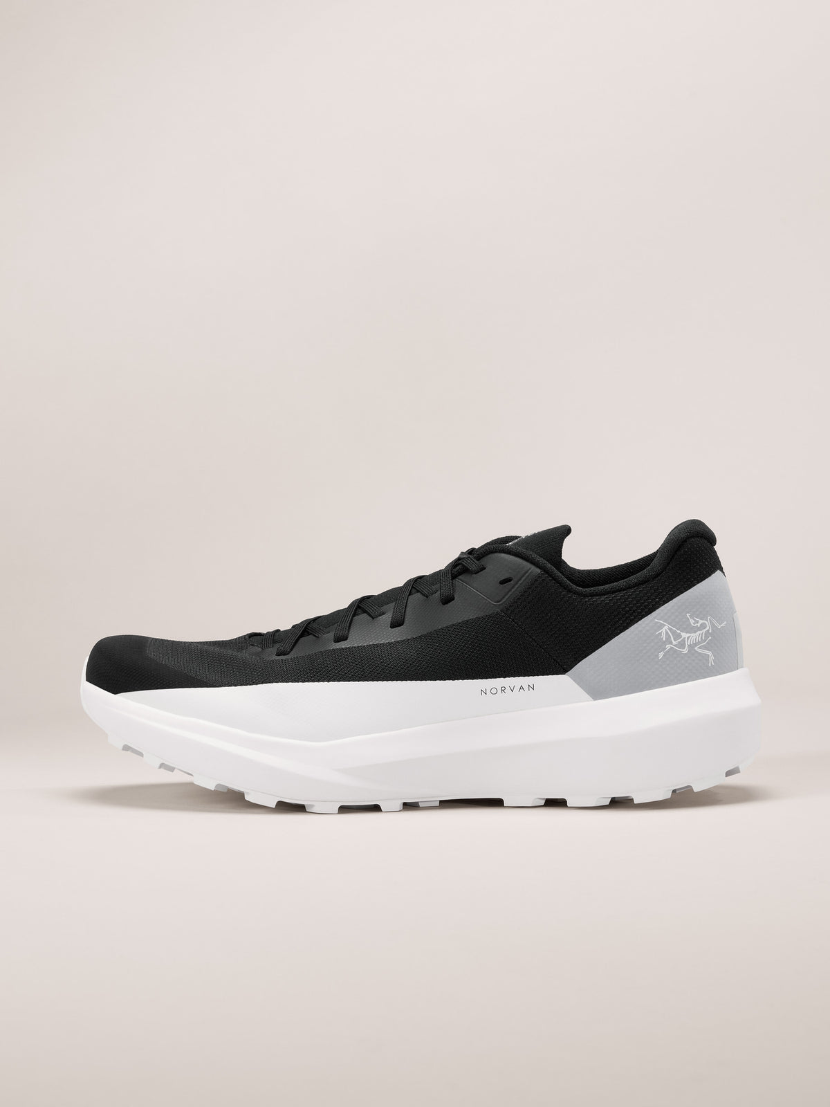 Arc'teryx Norvan LD 4 Shoe Men's product view 1 — Black/Arctic Silk