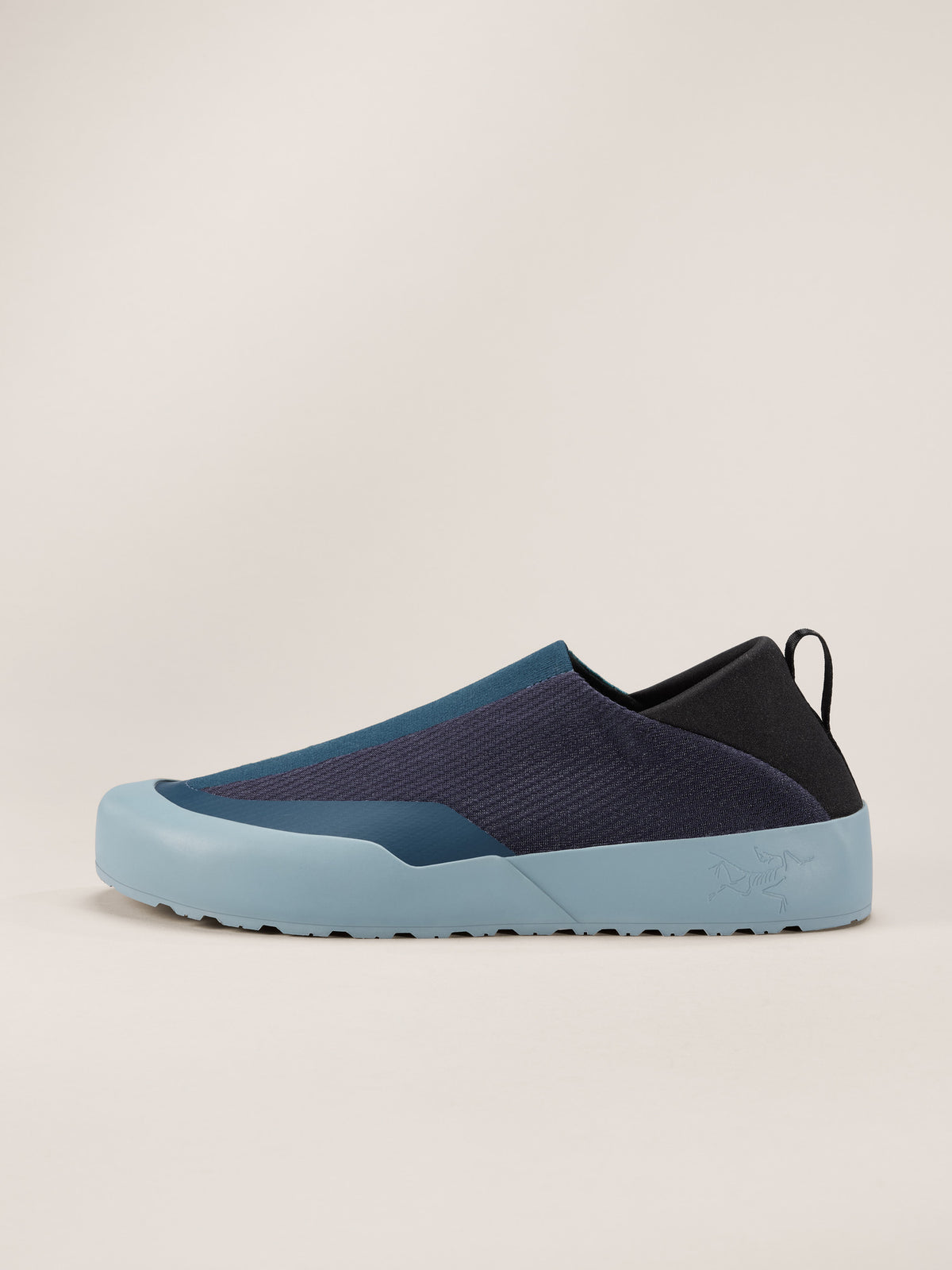Arc'teryx Kragg Multi Shoe Women's product view 1 — Black Sapphire/Robotica