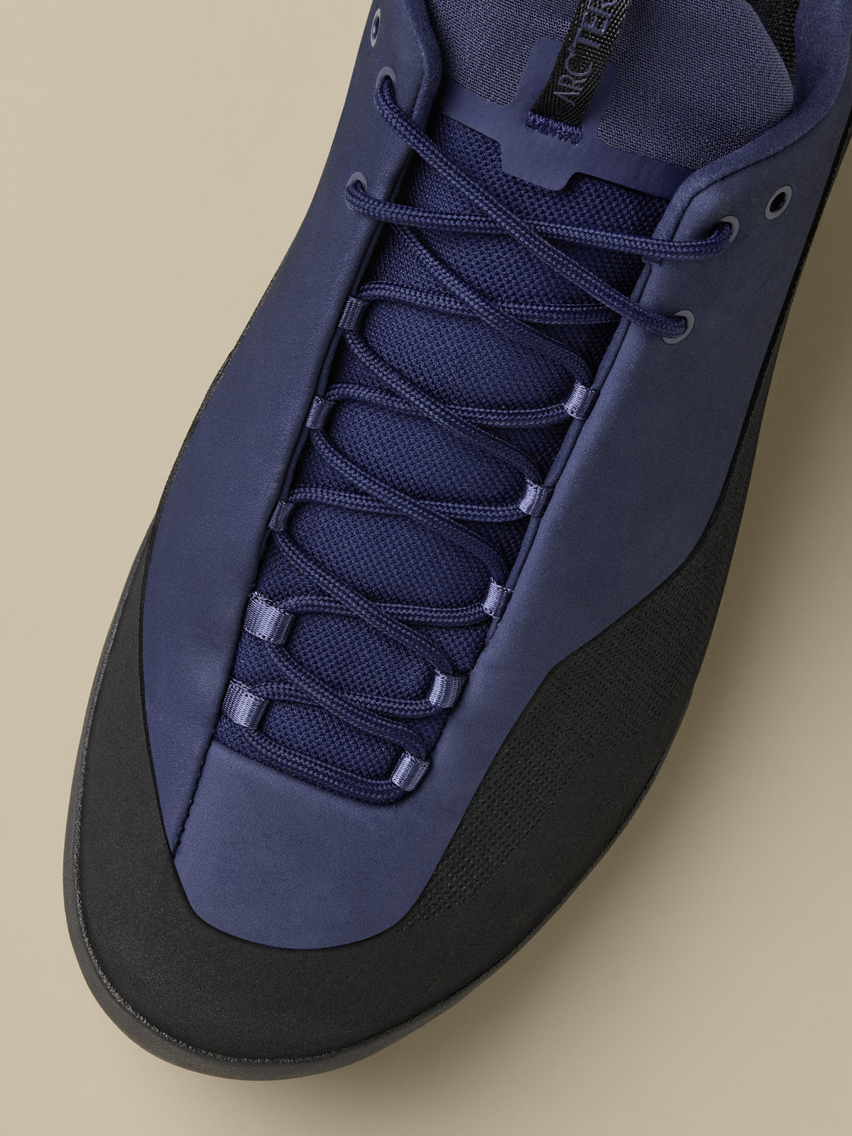 Arc'teryx Konseal Shoe Men's product view 2 — Passport/Black