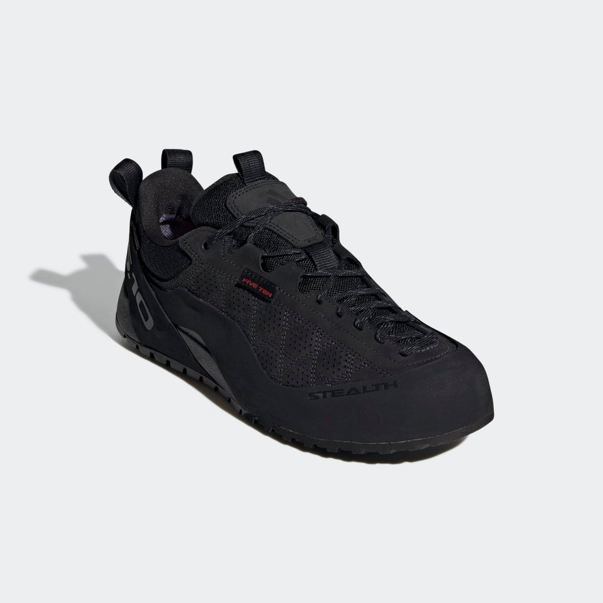 Adidas Guide Tennie Pro GTX Shoes - Front Lateral Top View - Core Black / Carbon / Core Black