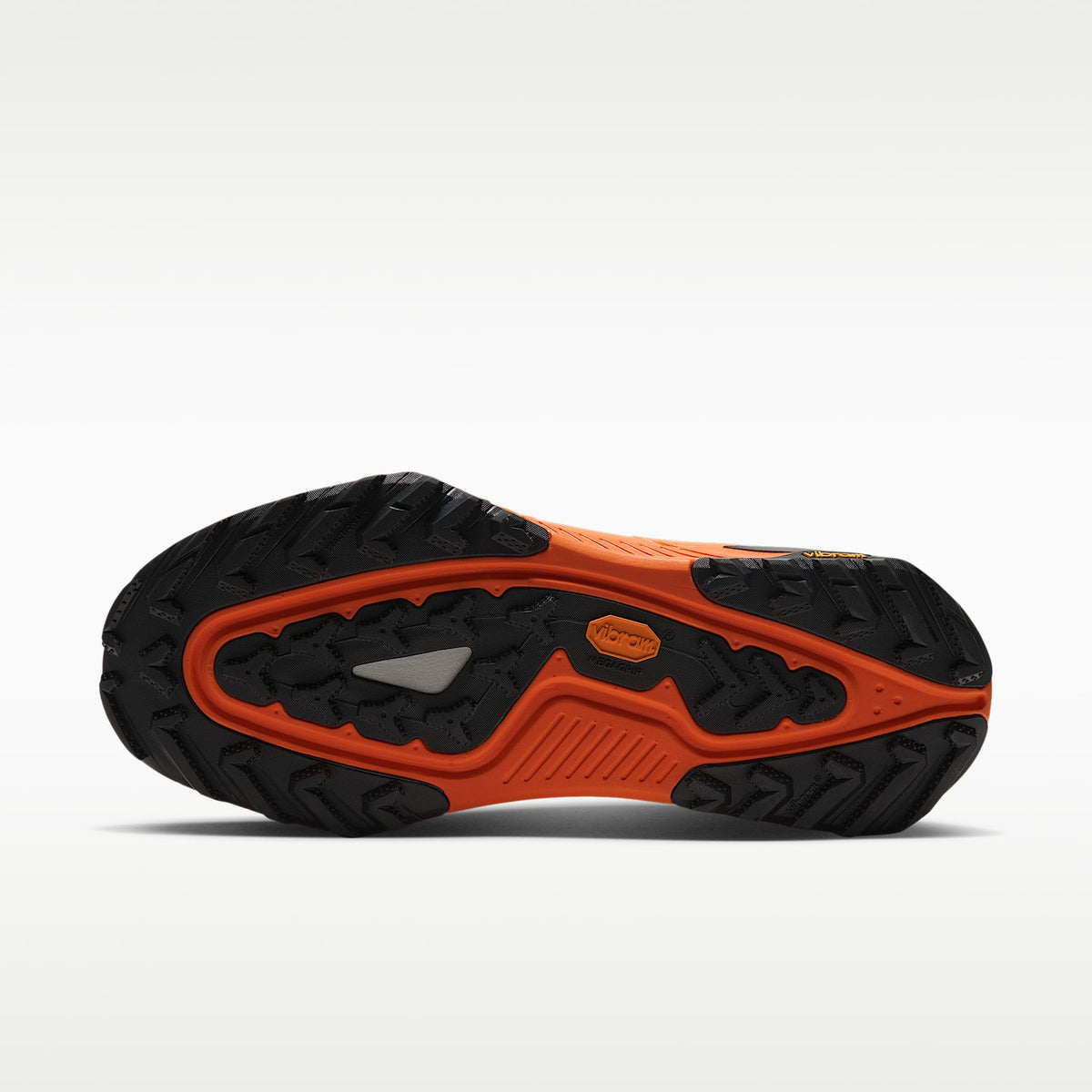 Nike ACG Zegama Trail GORE-TEX Men product view 3 — Light Silver/Safety Orange/Schwarz/Summit White
