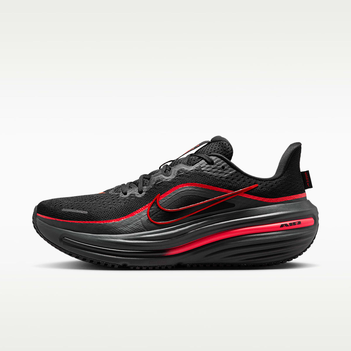 Nike Winflo 12 Men product view 1 — Schwarz/Red Orbit/Dark Smoke Grey/Schwarz