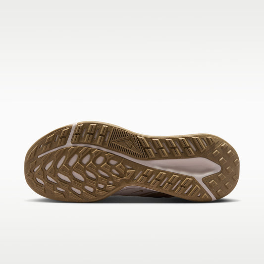 Nike Juniper Trail 2 GORE-TEX Men product view 2 — Linen/Light Orewood Brown/Gum Light Brown/Light Crimson