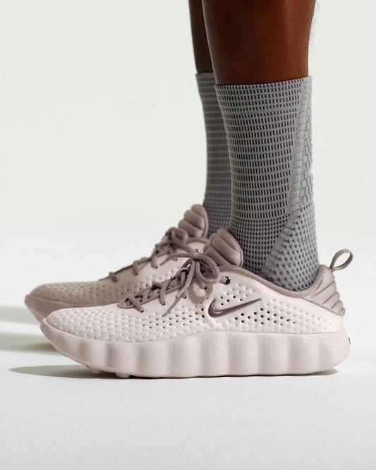 Nike Mind 002 Men product view 2 — Phantom/Cream II/College Grey