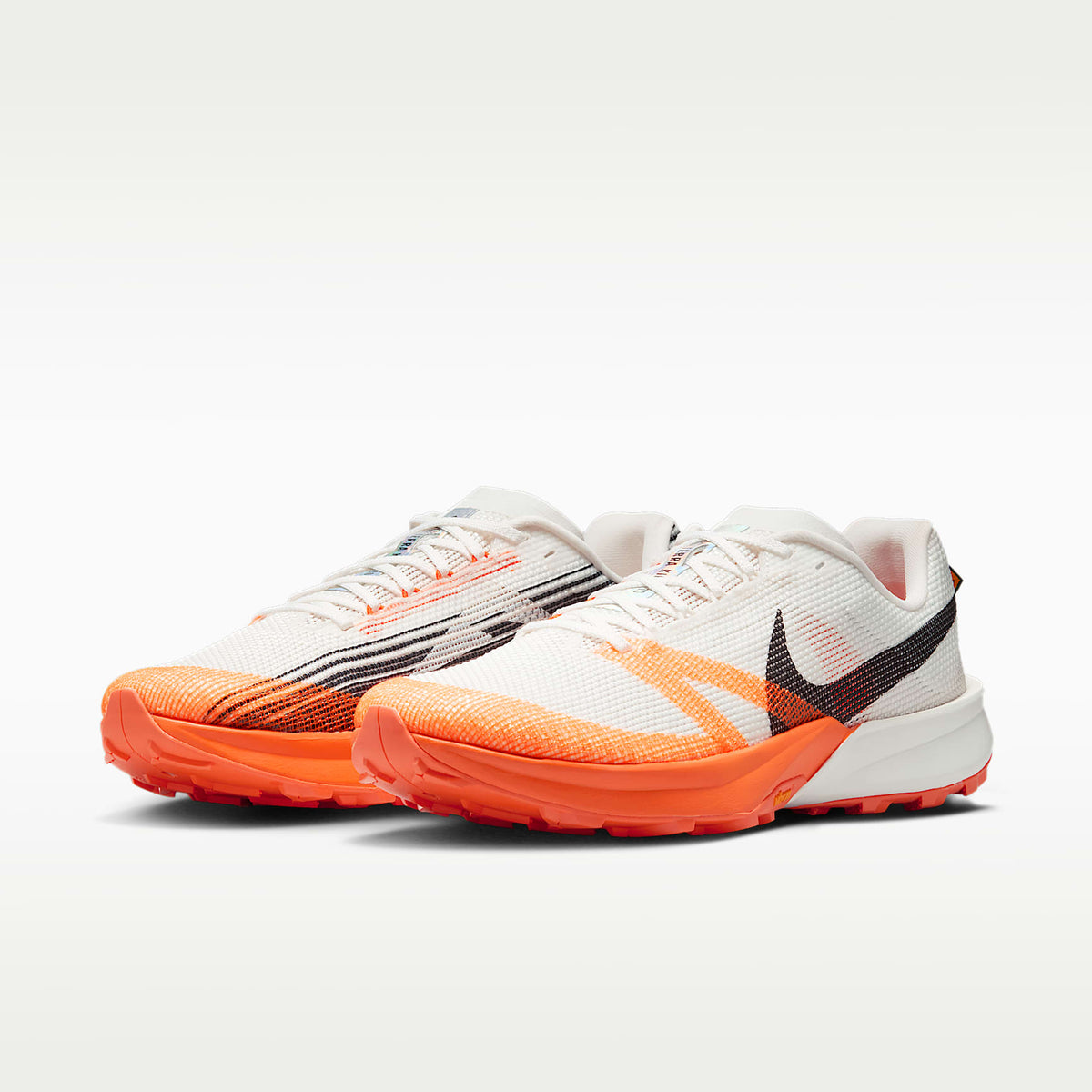 Nike Kiger 10 Men product view 5 — Summit White/Total Orange/Safety Orange/Schwarz