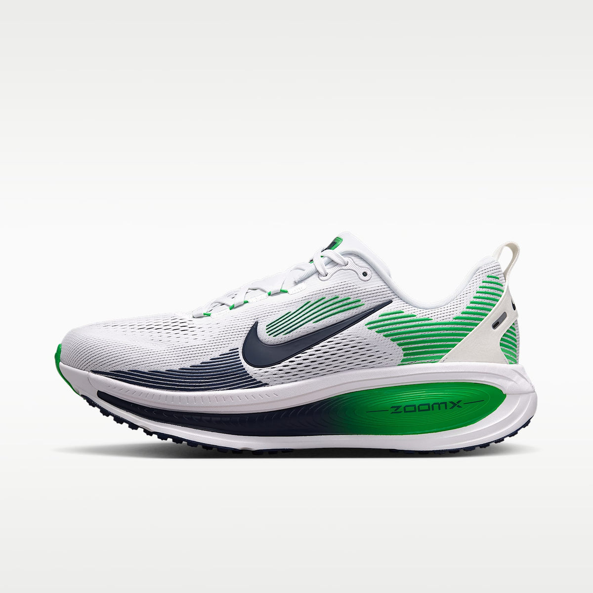 Nike Vomero 18 Men product view 1 — Weiß/Green Spark/Midnight Navy