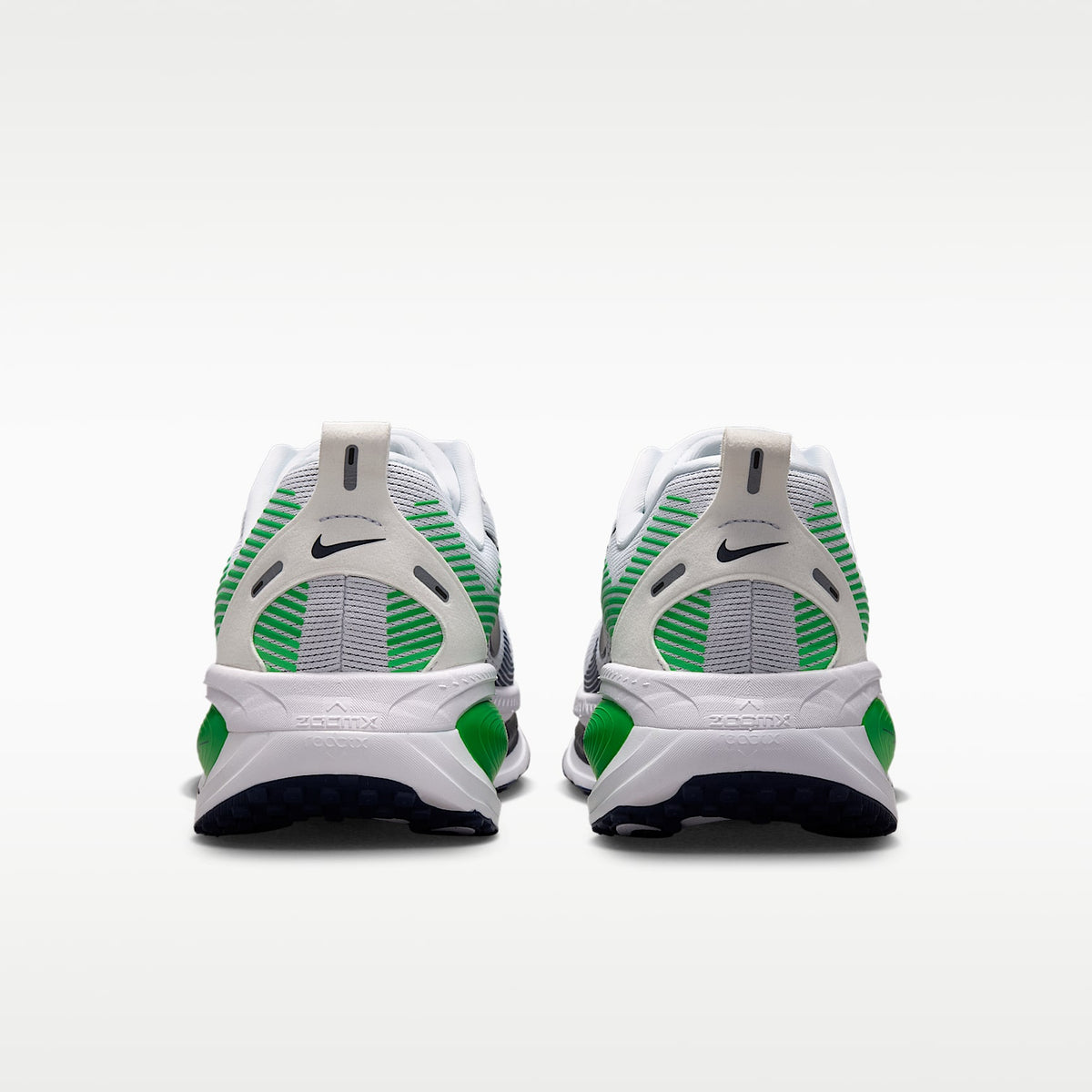 Nike Vomero 18 Men product view 6 — Weiß/Green Spark/Midnight Navy