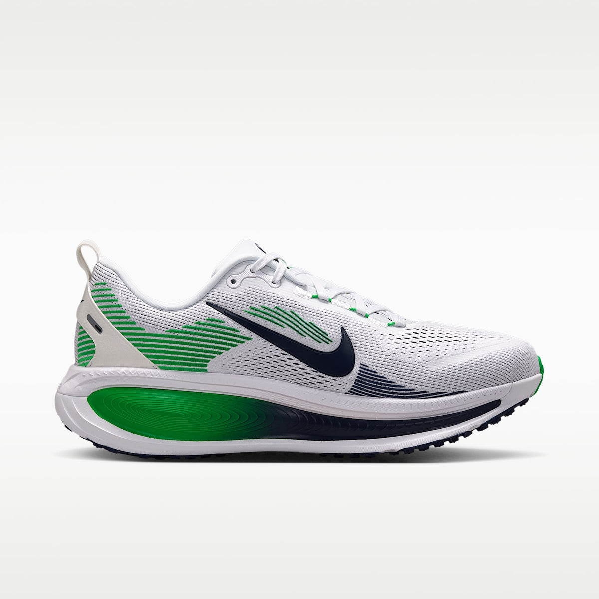 Nike Vomero 18 Men product view 3 — Weiß/Green Spark/Midnight Navy