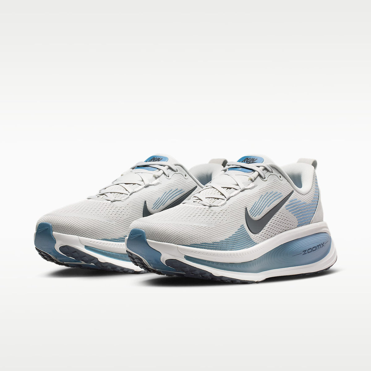 Nike Vomero 18 Men product view 5 — Grey Fog/Off White/Work Blue/Dark Obsidian