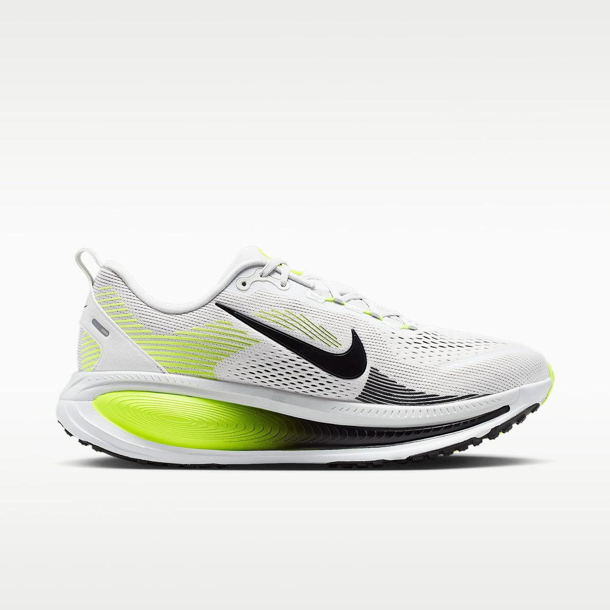 Nike Vomero 18 Men product view 4 — Photon Dust/Volt/Schwarz