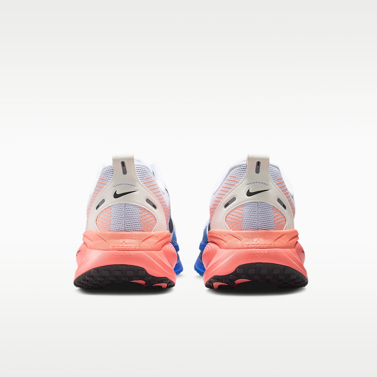 Nike Vomero 18 Men product view 6 — Weiß/Racer Blue/Atomic Pink/Schwarz