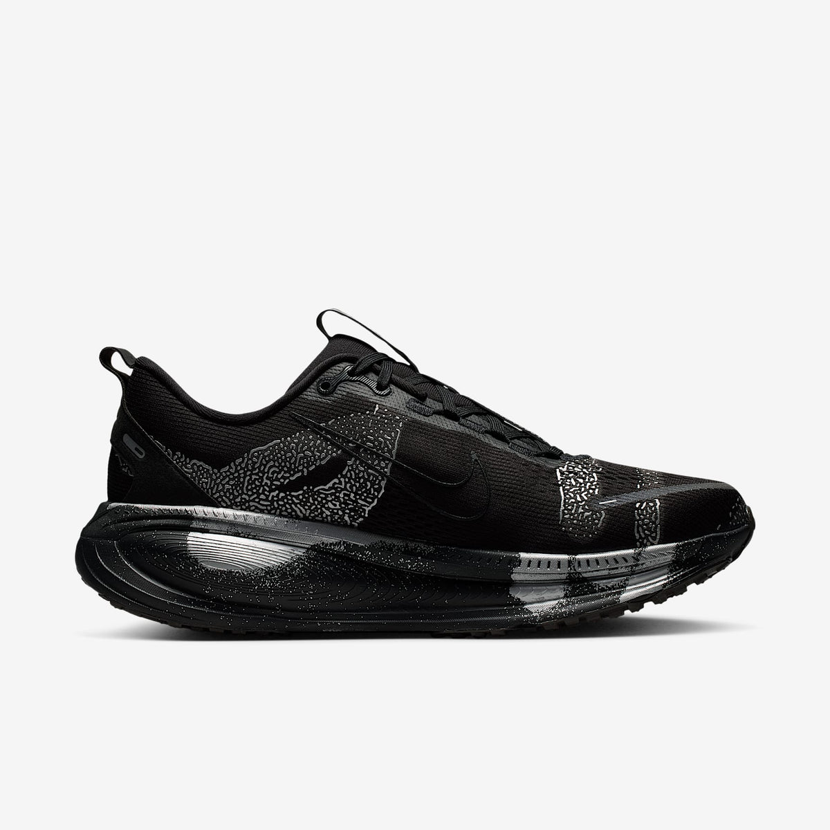 Nike Vomero 18 Men product view 3 — Iron Grey/Light Smoke Grey/Black
