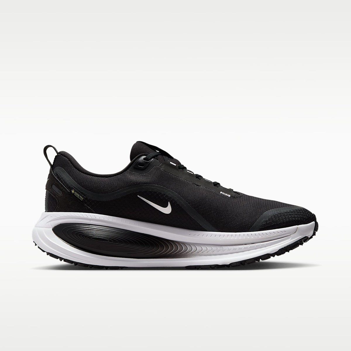 Nike Vomero 18 GORE-TEX Men product view 3 — Schwarz/Anthracite/Weiß/Metallic Silver