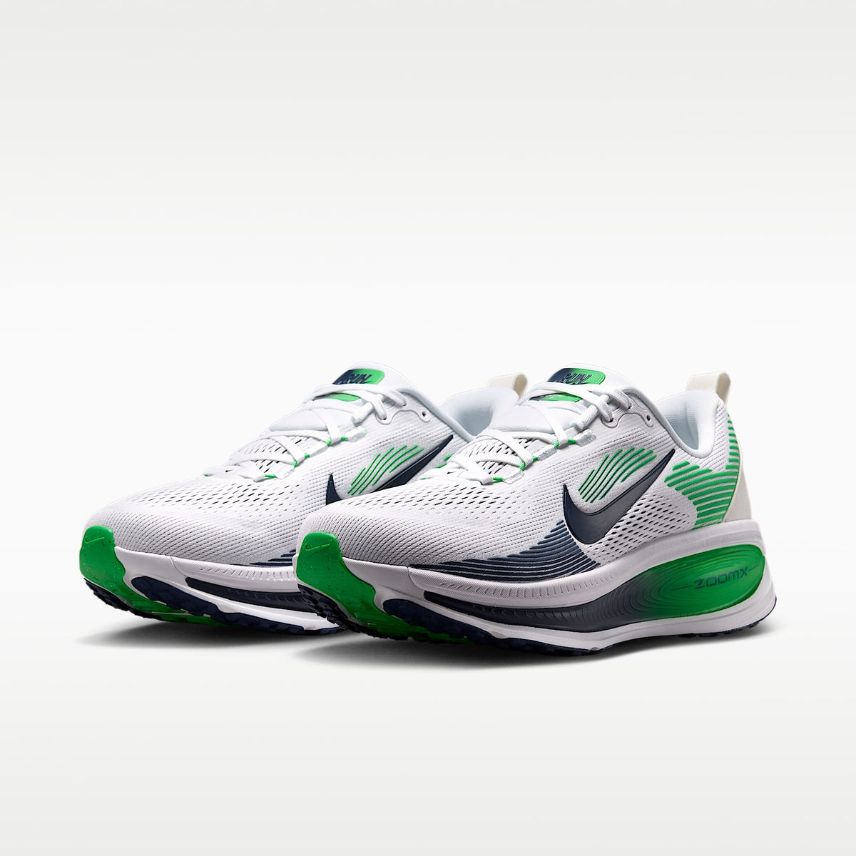 Nike Vomero 18 Men product view 5 — Weiß/Green Spark/Midnight Navy