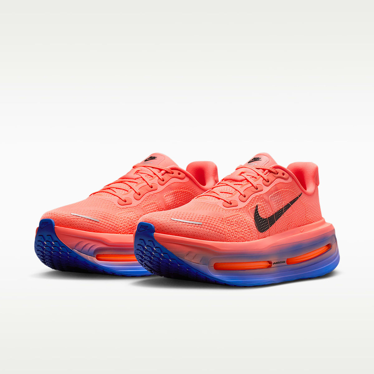 Nike Vomero Premium Men product view 5 — Atomic Pink/Racer Blue/Crimson Tint/Schwarz