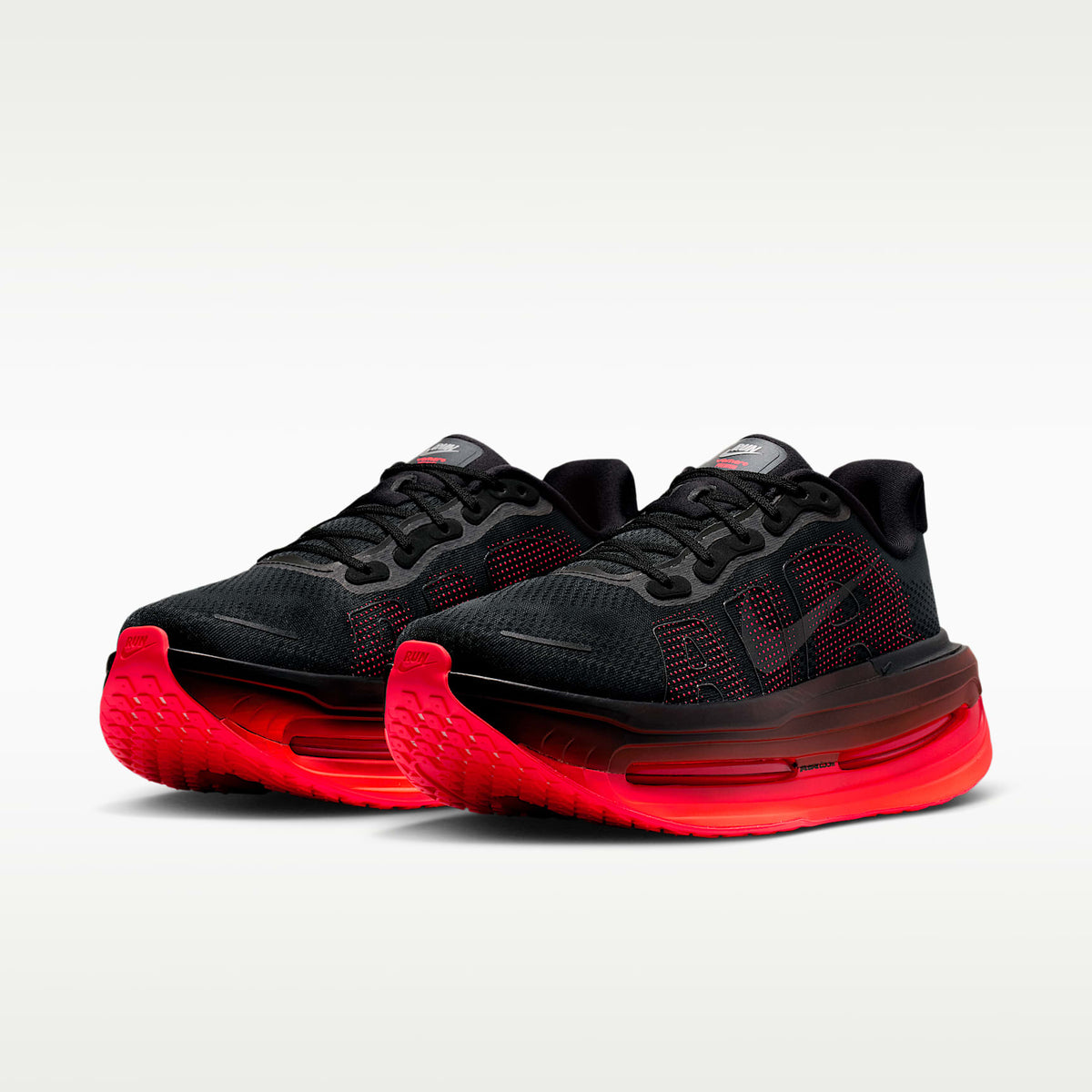 Nike Vomero Premium Men product view 6 — Schwarz/Bright Crimson/Schwarz