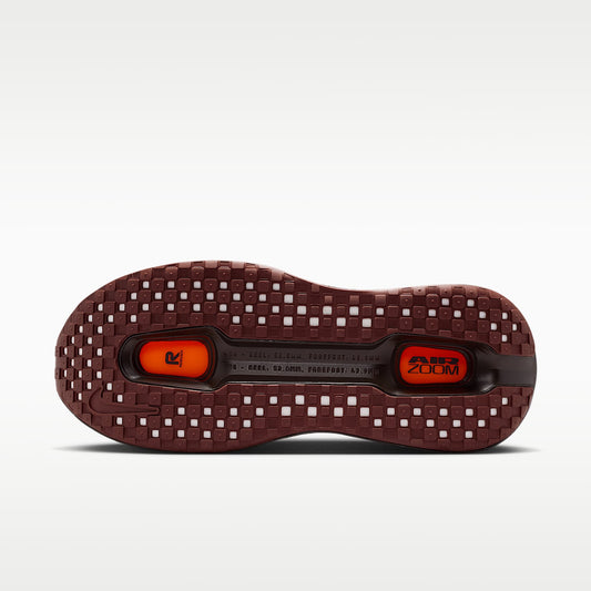 Nike Vomero Premium x Renegade Men product view 2 — Brown Basalt/Total Orange/Bronze Eclipse/Hyper Crimson