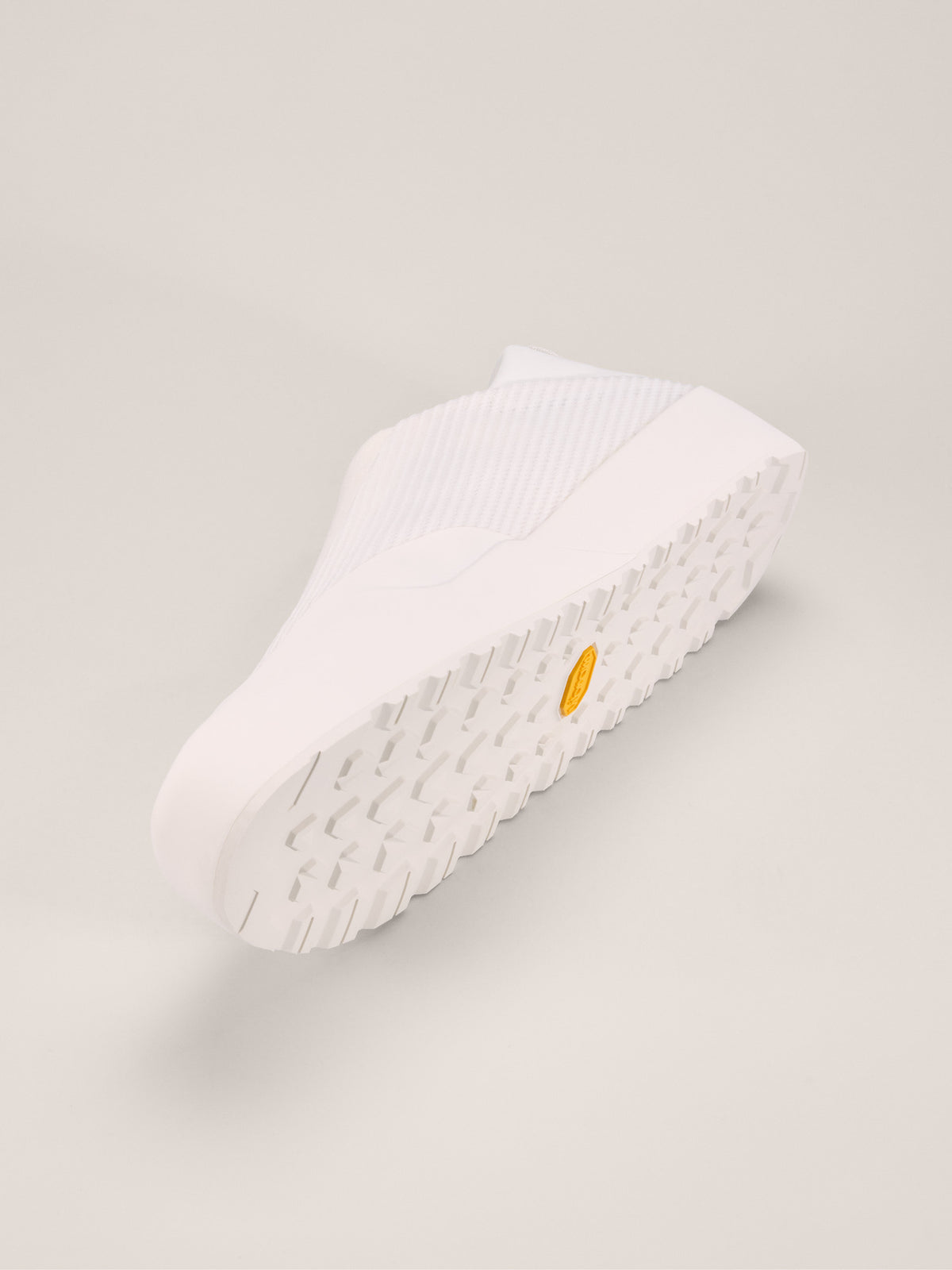 Arc'teryx Kragg Shoe Men's product view 5 — Arctic Silk/Arctic Silk
