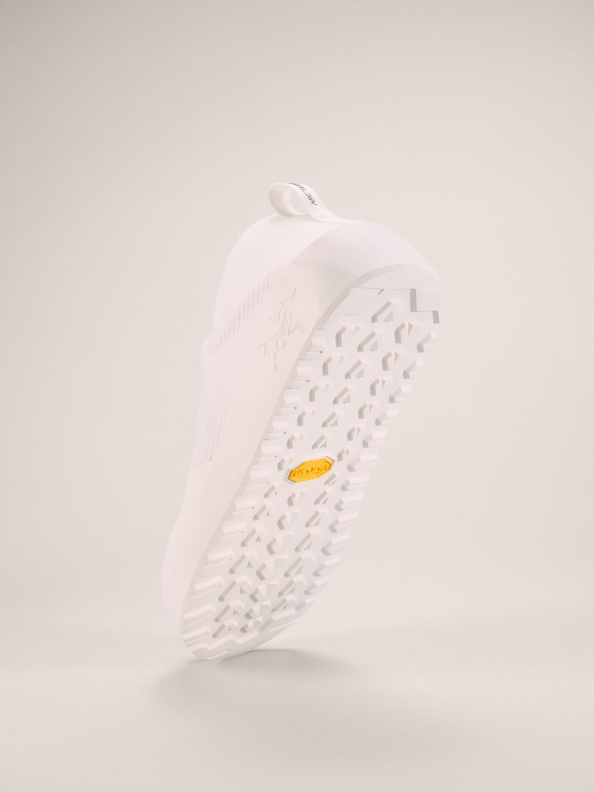 Arc'teryx Kragg Shoe Men's product view 4 — Arctic Silk/Arctic Silk
