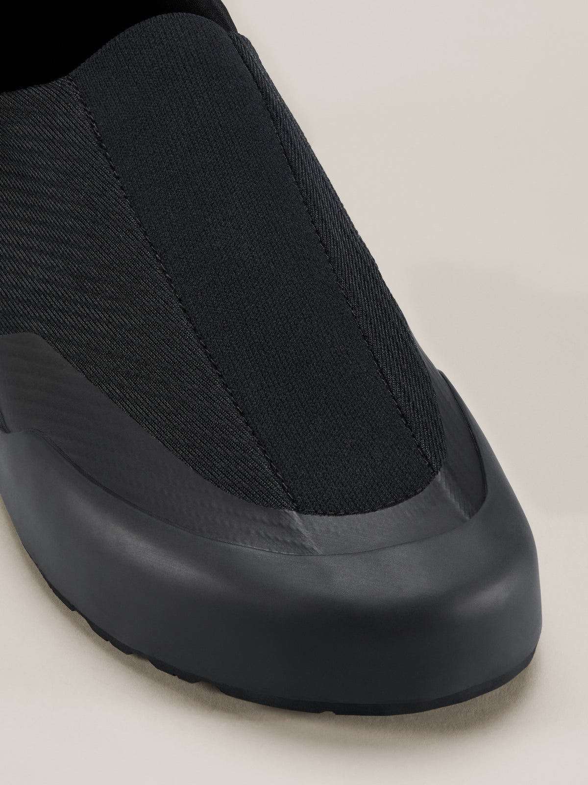 Arc'teryx Kragg Shoe Men's product view 2 — Black/Black