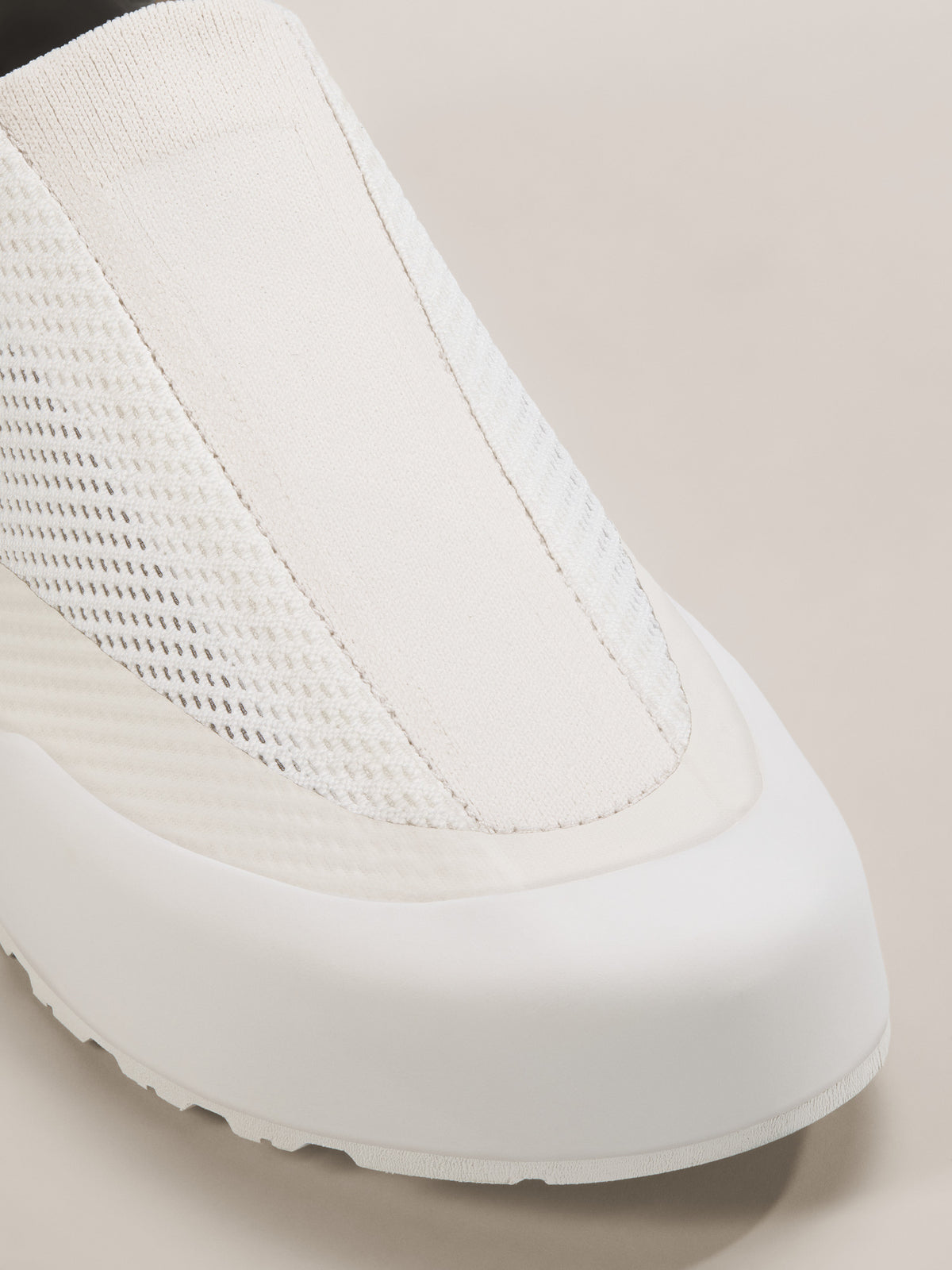 Arc'teryx Kragg Shoe Women's product view 2 — Arctic Silk/Arctic Silk