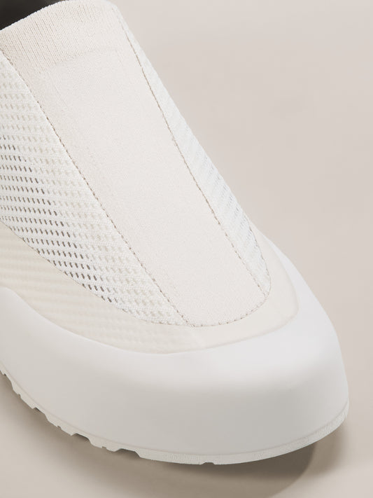 Arc'teryx Kragg Shoe Women's product view 2 — Arctic Silk/Arctic Silk