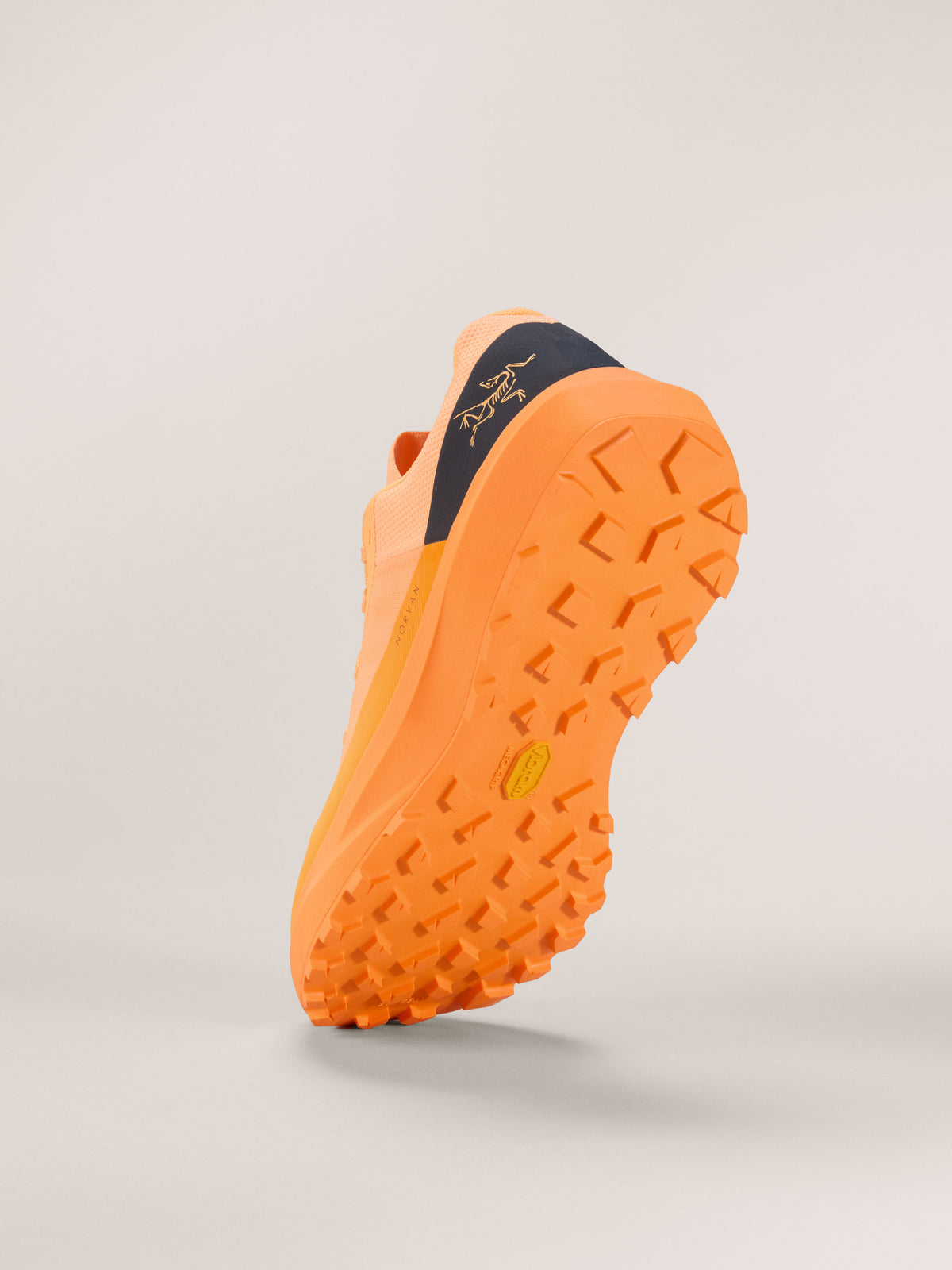 Arc'teryx Norvan LD 4 Shoe Men's product view 4 — Luminary/Carotene