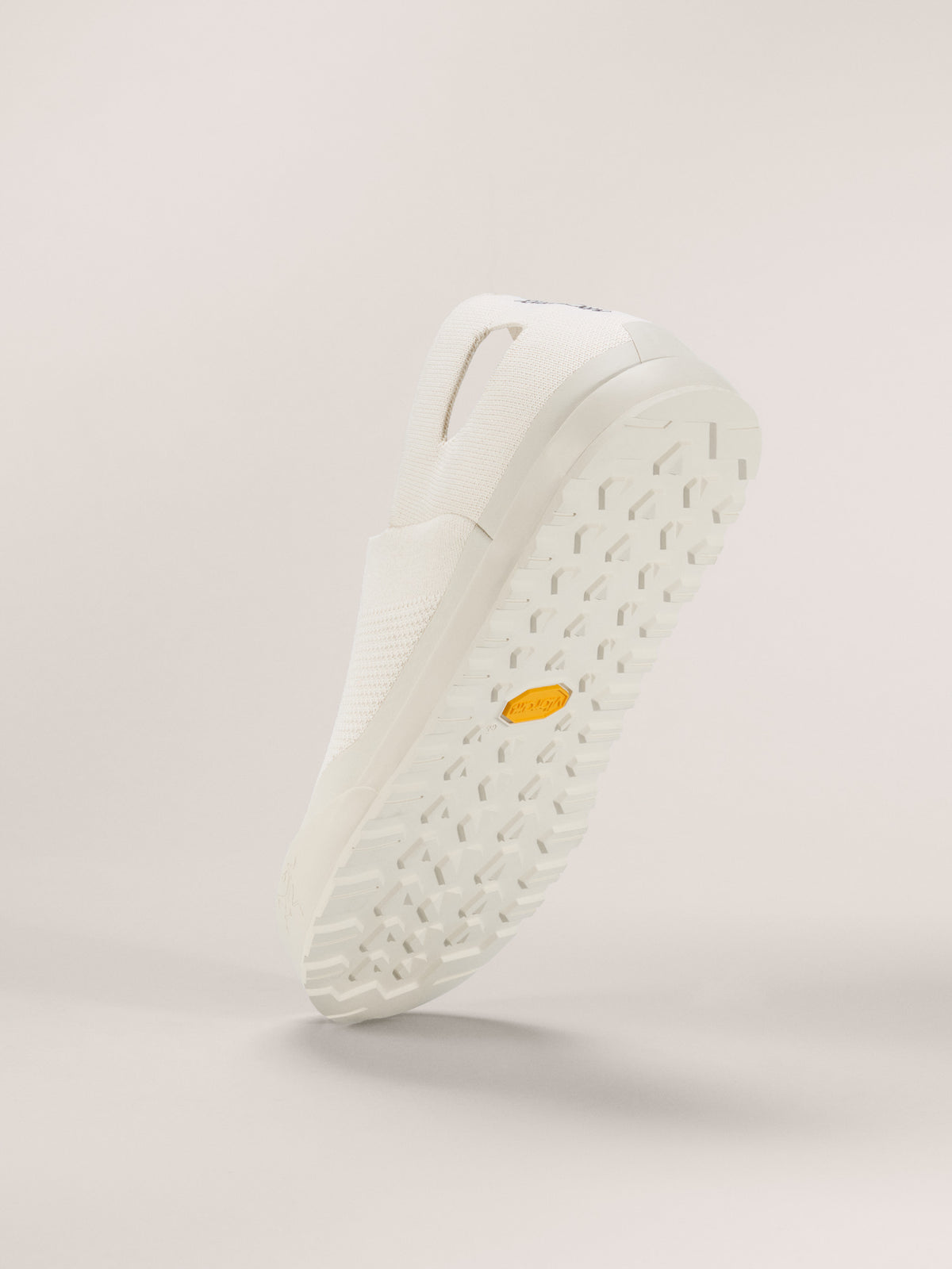 Arc'teryx Kragg Aura Shoe Men's product view 4 — Sea Salt/Sea Salt