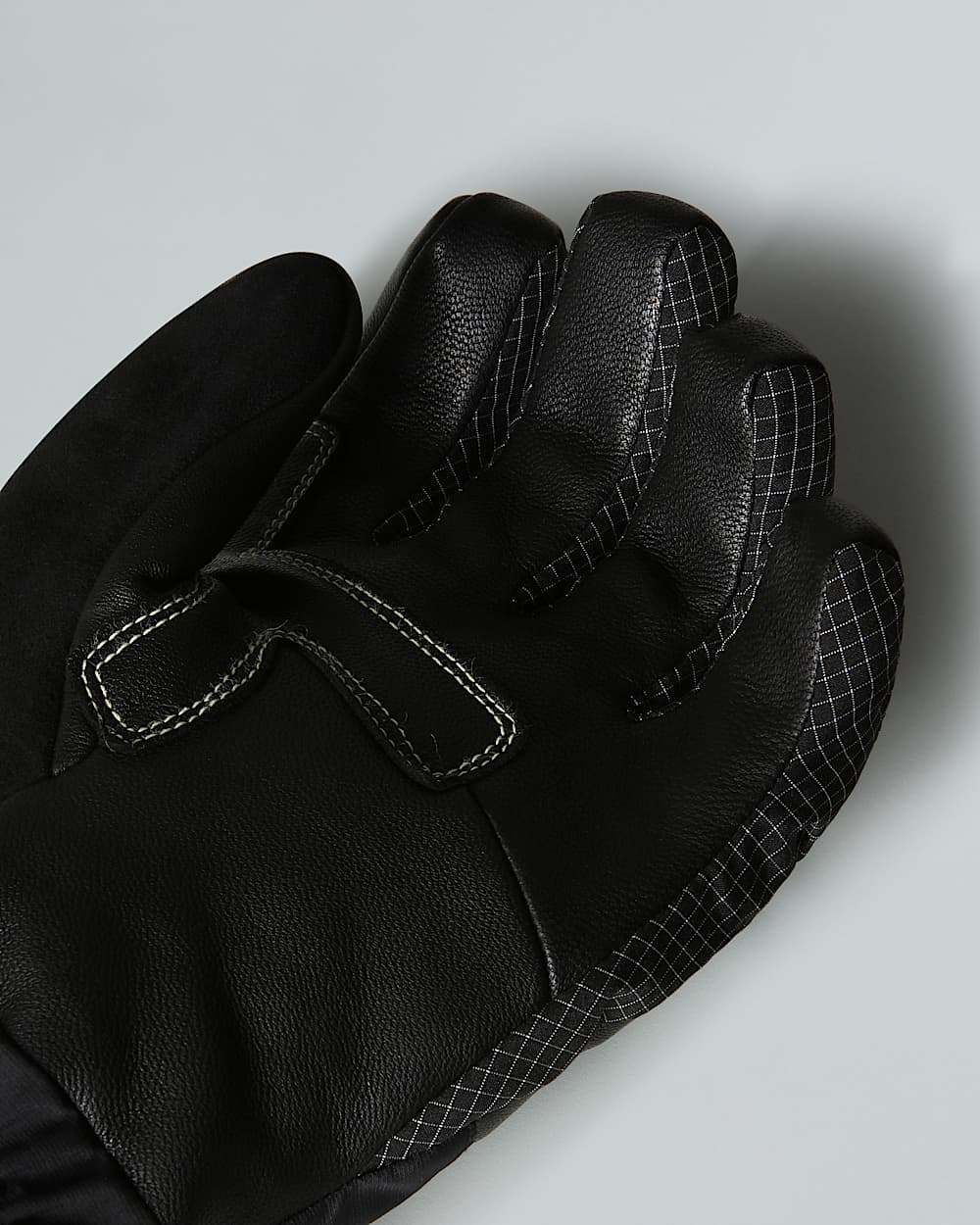 The North Face Summit Jannu Peak Heavyweight Waterproof Gloves - TNF Black - additional product view 4