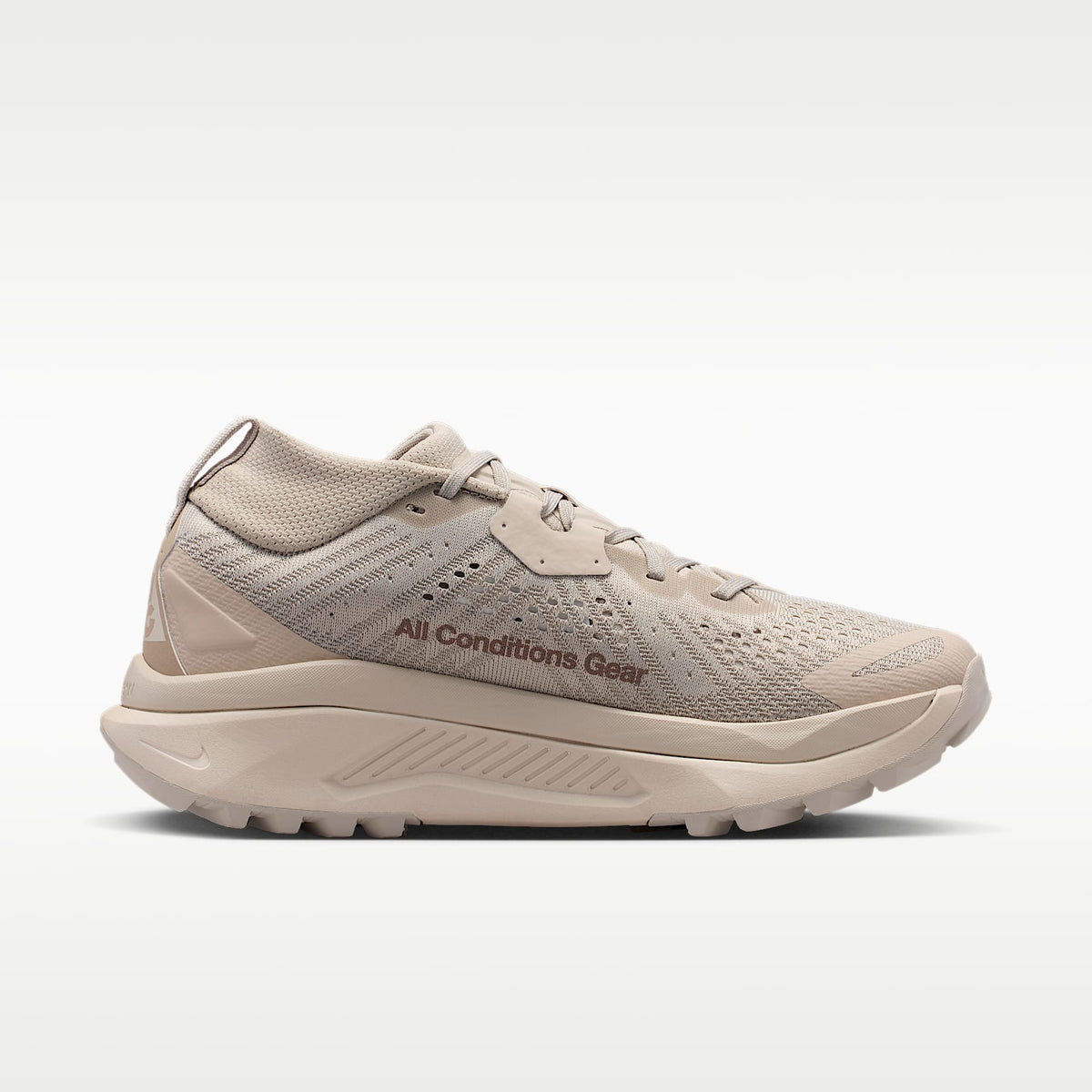 Nike ACG Zegama Trail Women product view 3 — Cream II/Safety Orange/Light Orewood Brown