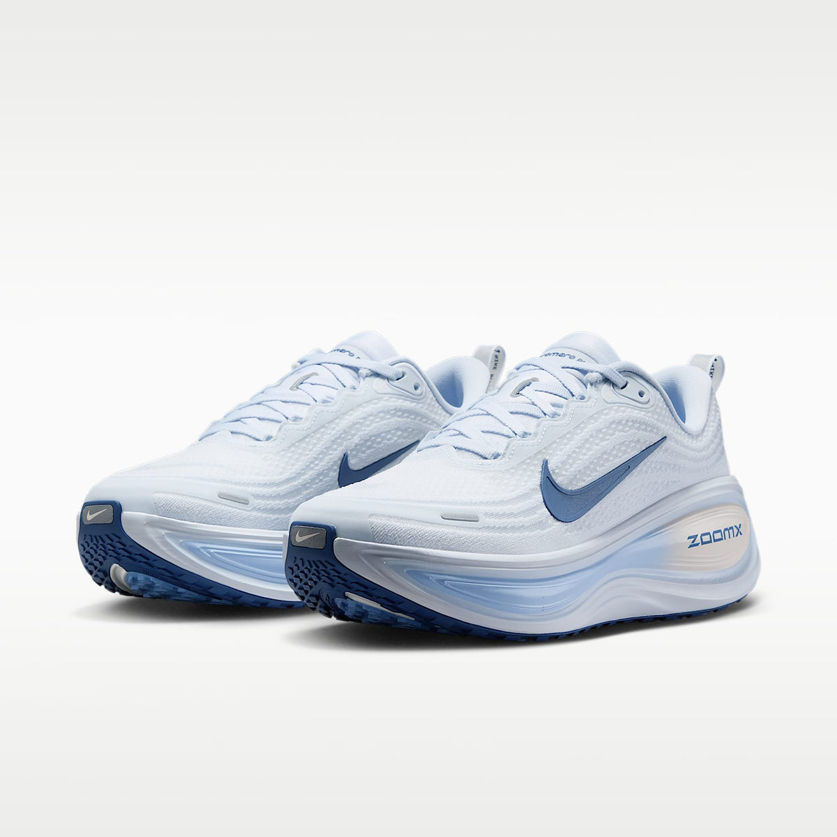 Nike Vomero Plus Women product view 5 — Weiß/Aluminum/Football Grey/Mystic Navy