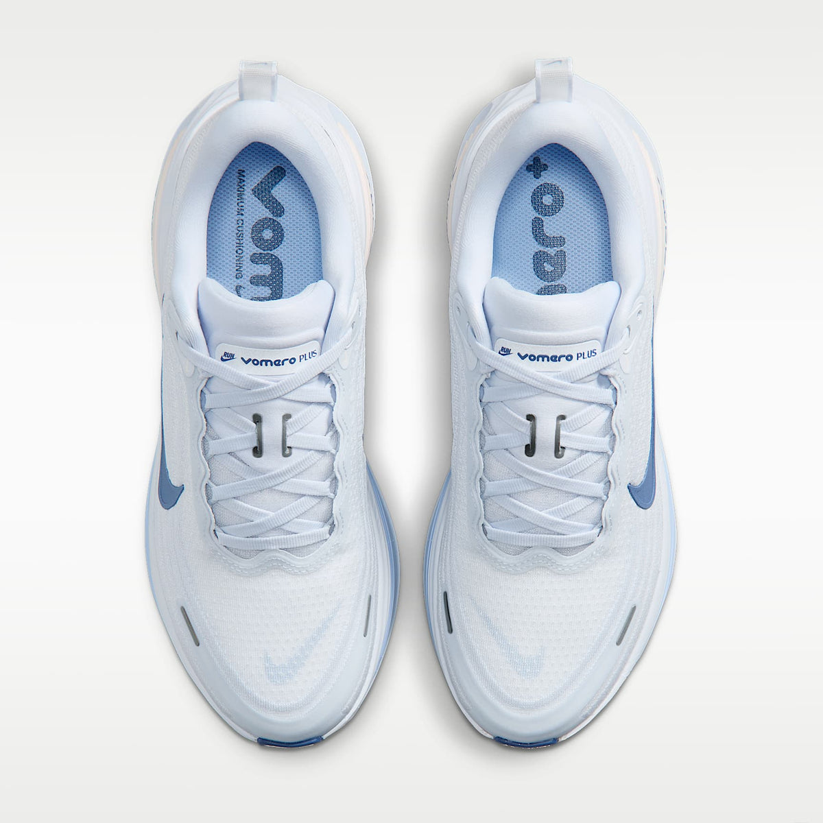 Nike Vomero Plus Women product view 4 — Weiß/Aluminum/Football Grey/Mystic Navy