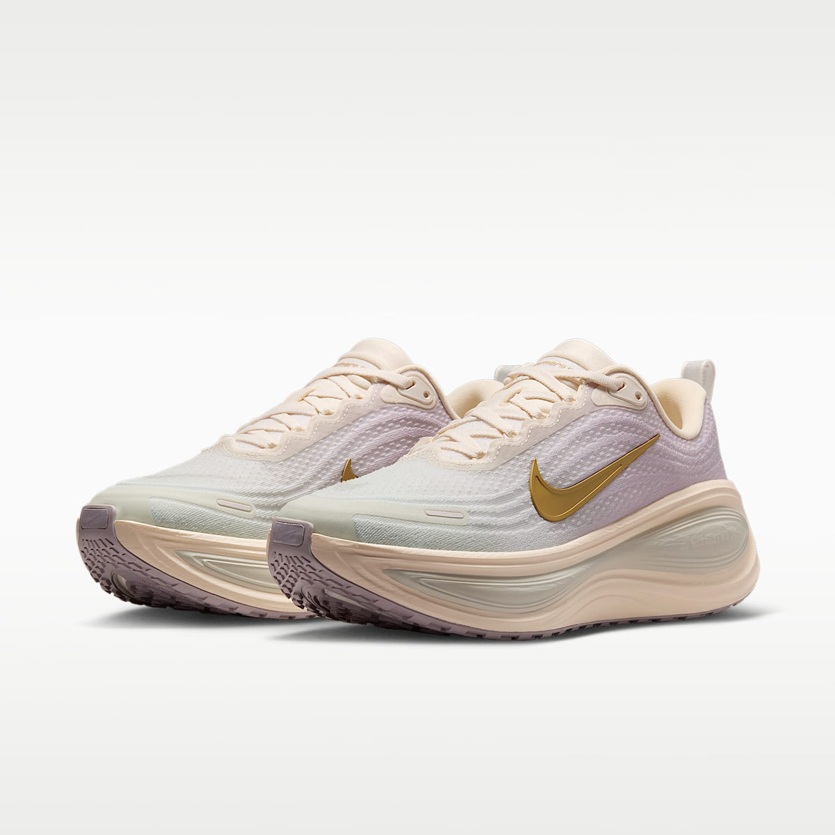 Nike Vomero Plus Women product view 5 — Chalk/Bleached Lilac/Spruce Aura/Metallic Gold