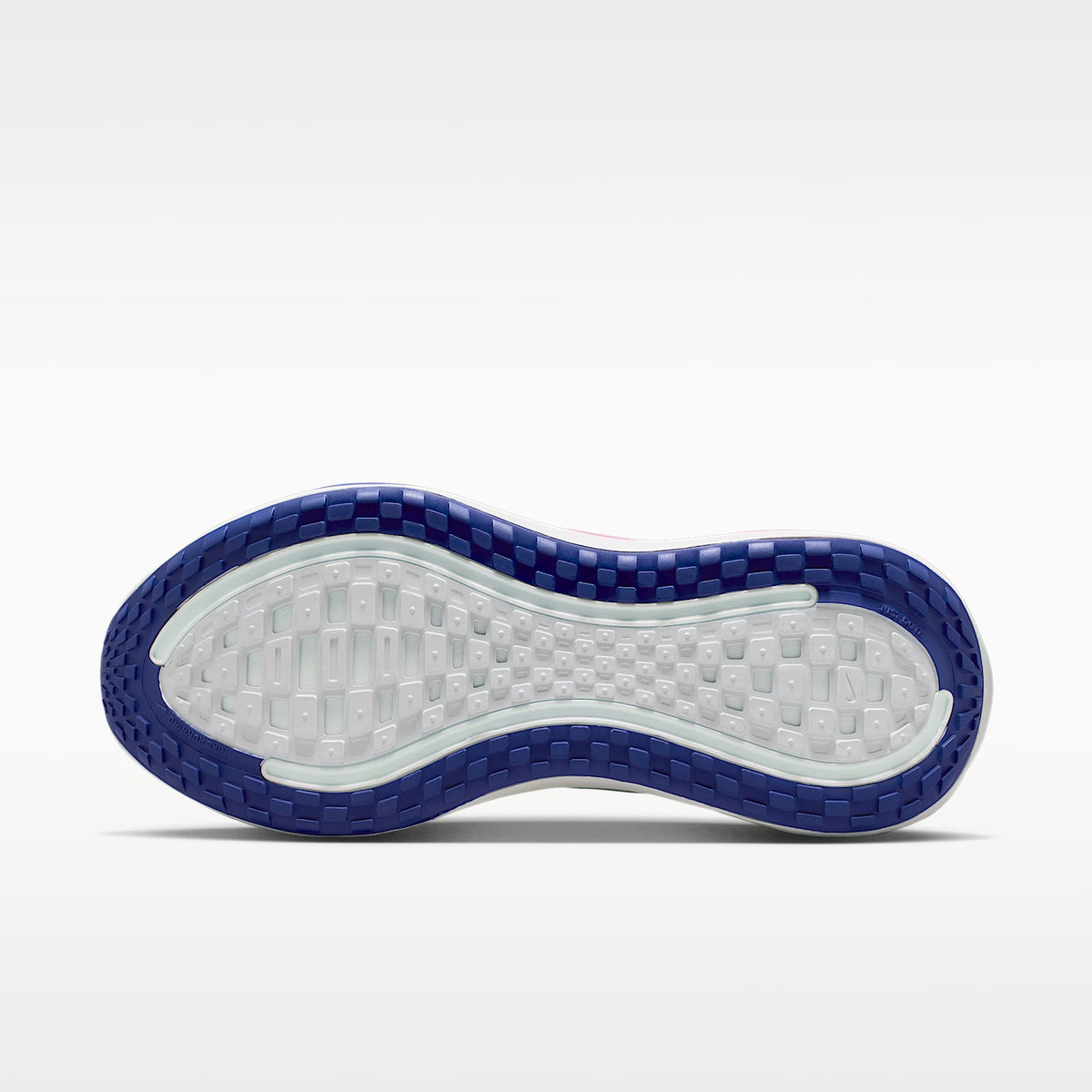 Nike Vomero Plus SE Women product view 2 — Weiß/Concord/Hyper Pink/Metallic Silver