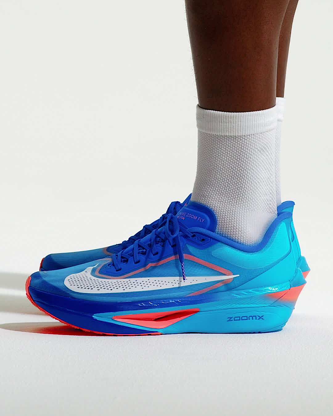 Nike Zoom Fly 6 Men product view 2 — Racer Blue/Blue Lightning/Atomic Pink/Weiß