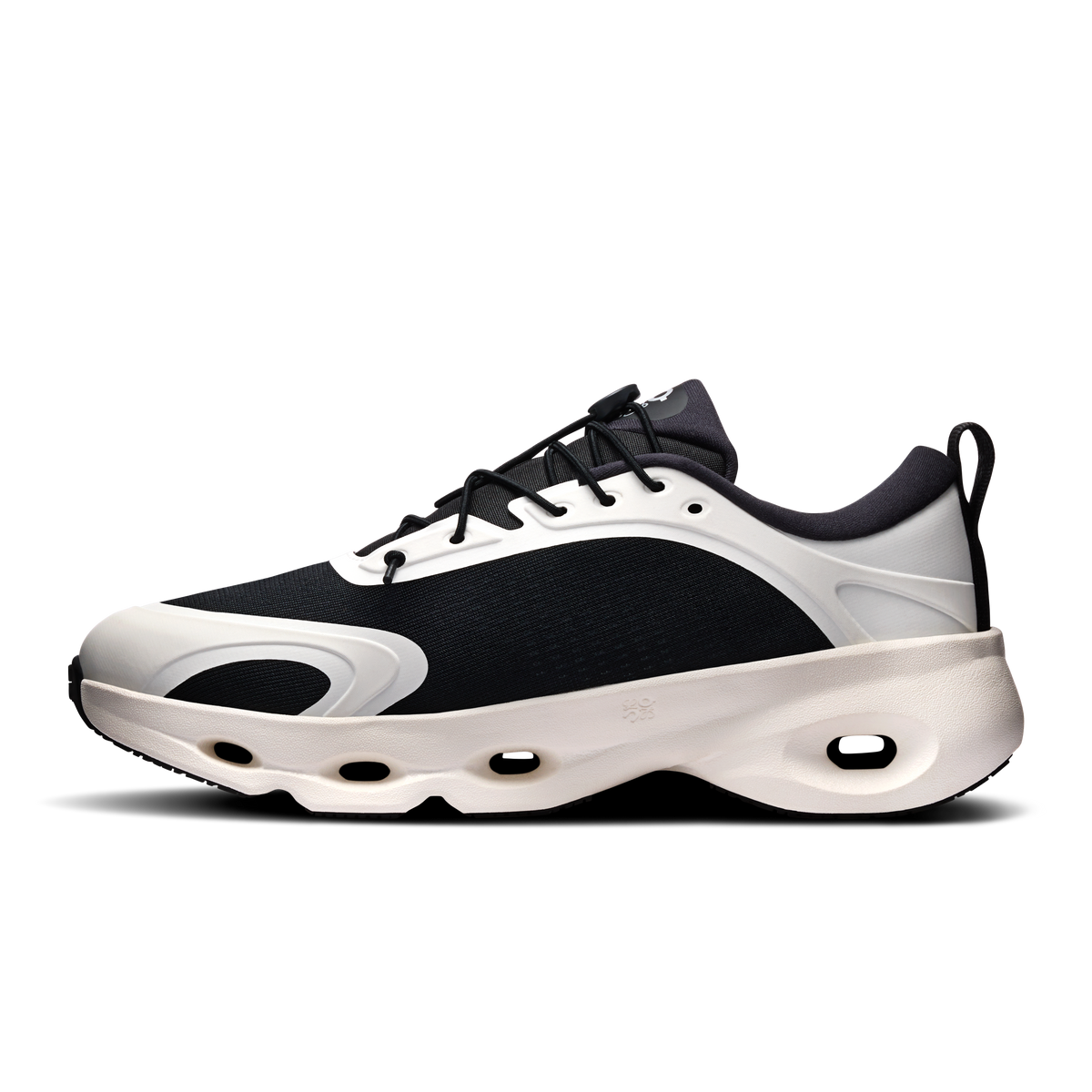 On Cloudsolo LOEWE Women product view 4 — Black | Eggshell