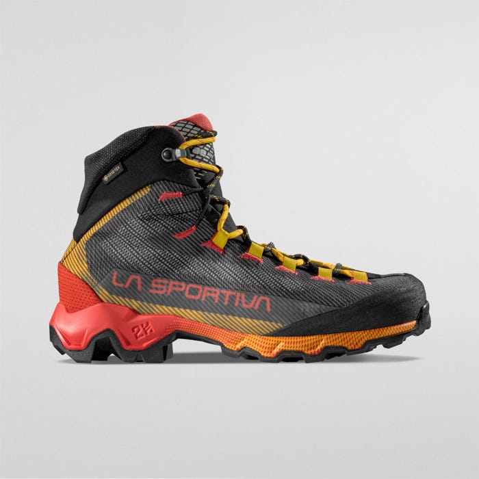 La Sportiva Aequilibrium Hike GTX Men product view 3 — Carbon/Yellow