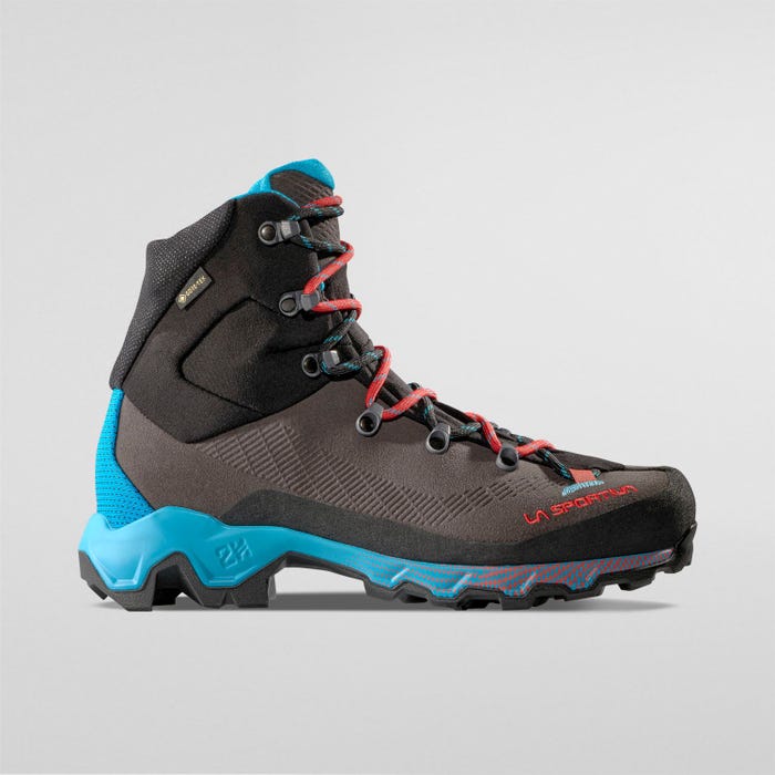 La Sportiva Aequilibrium Trek Woman GTX product view 3 — Carbon/Malibu Blue