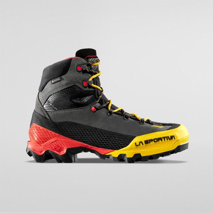 La Sportiva Aequilibrium LT GTX Men product view 3 — Black/Yellow