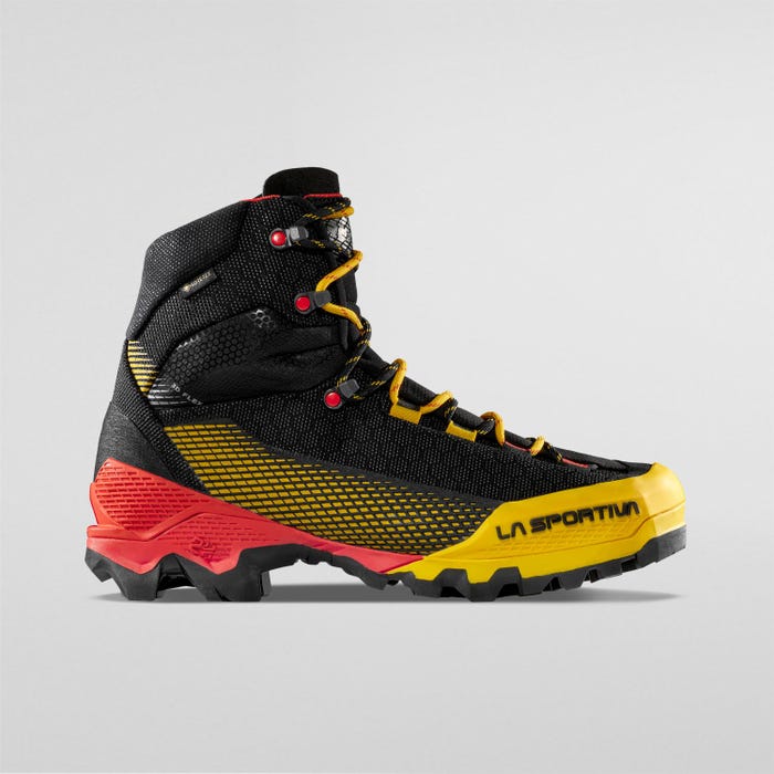 La Sportiva Aequilibrium ST GTX Men product view 3 — Black/Yellow