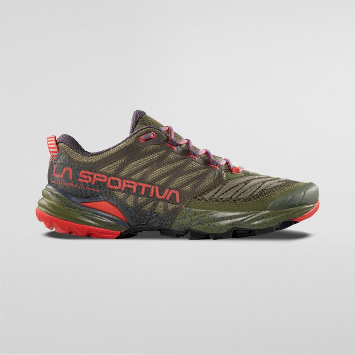 La Sportiva Akasha II Men product view 3 — Cypress/Mountain Red